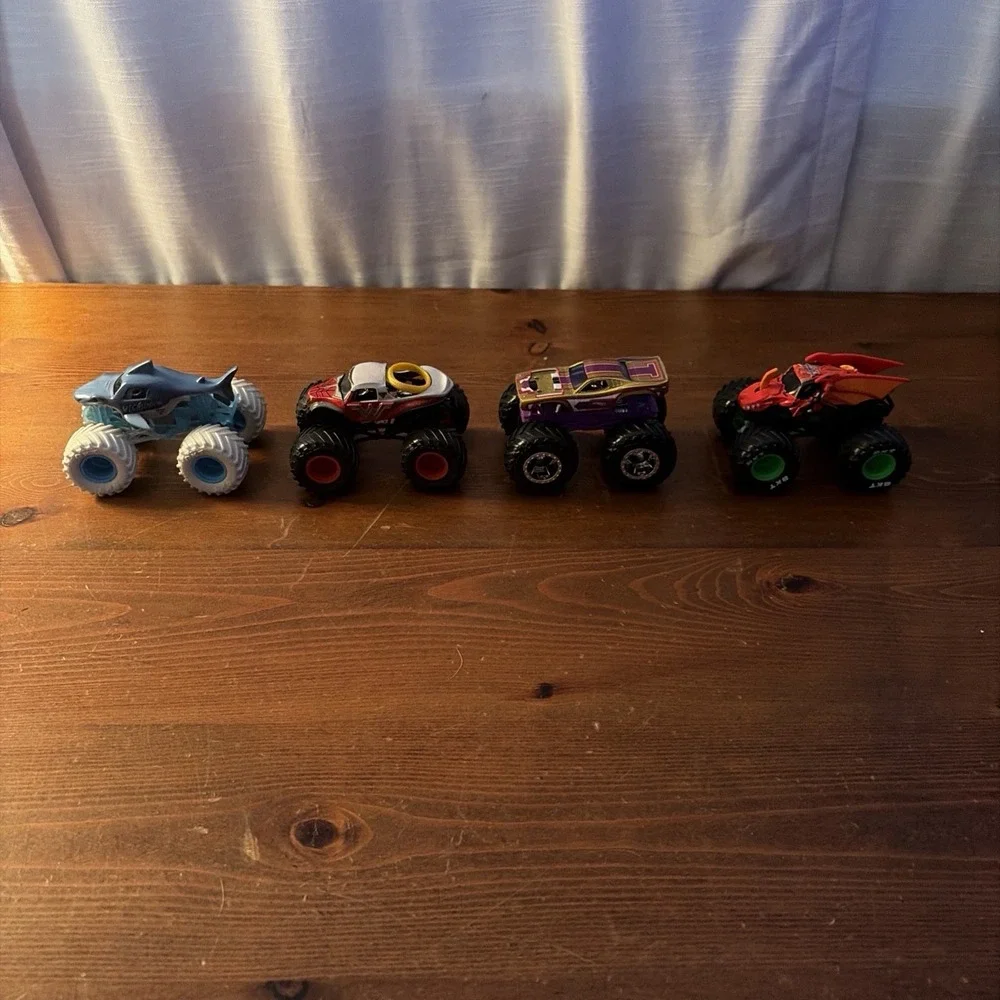 Hot Wheels Monster Jam Lot Of 4 Diecast 1:64 Scale Monster Trucks Wonder Women
